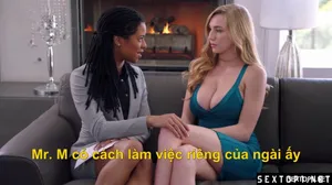 Đang chơi game thì bị bạn thân của em gái thổi kèn
