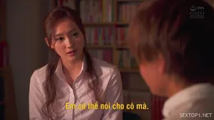 Hai bạn gái chơi đùa cosplay cá mập và anh kế sẽ là người làm thịt cá mập