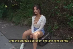 Lút cán cái lồn nhiều lông của nữ sinh vú to đang thèm đụ